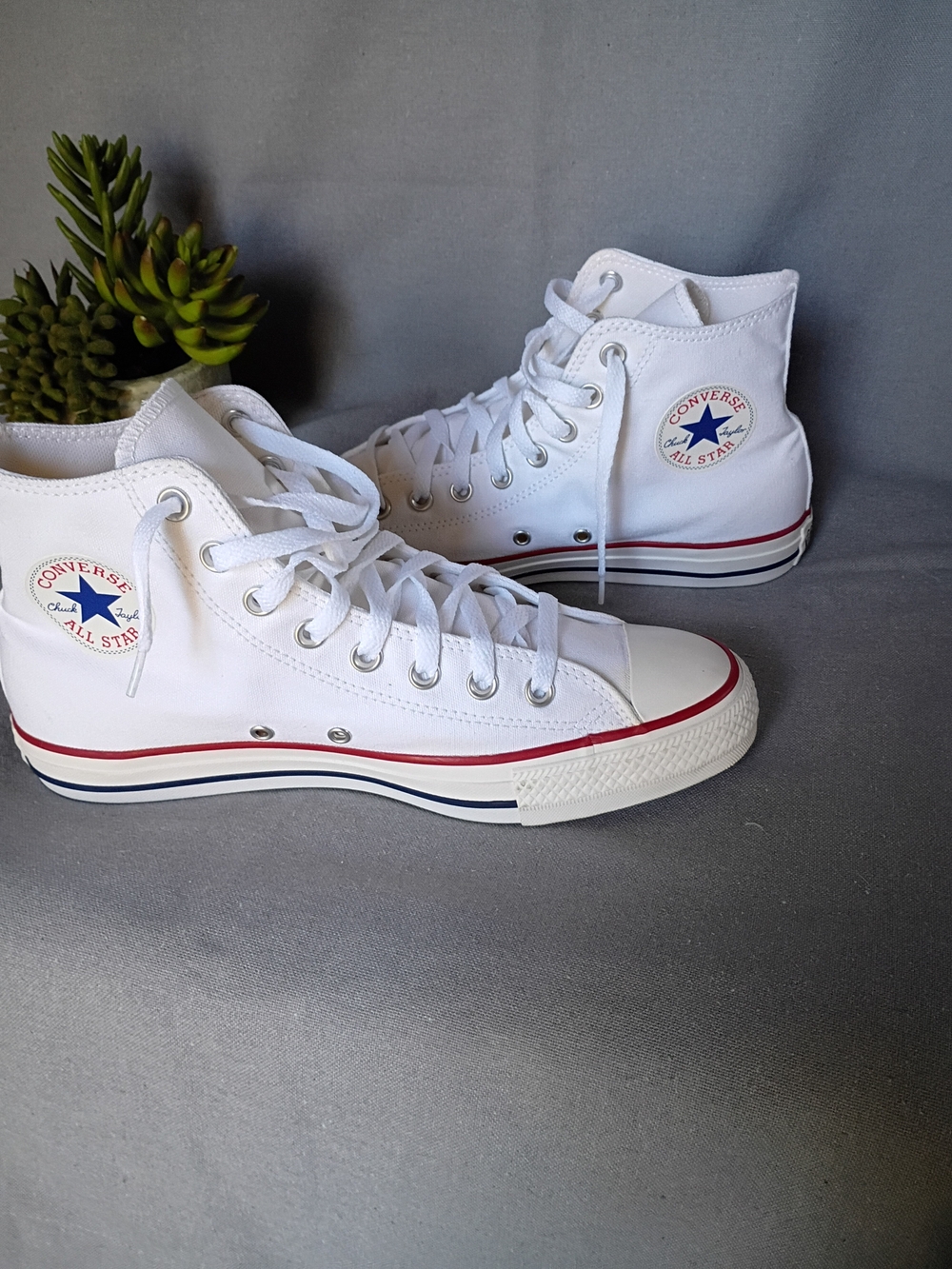 Converse Chuck Taylor All Star Classic Men's High Top White Sneakers -Size 8.5 - Picture 2 of 10